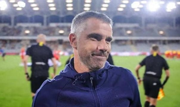 新帅+新援今日抵达，梅州客家不想“混日子”|张效瑞|佩勒纳尔|王嘉楠|杨一虎|欧足联_新浪体育_新浪新闻